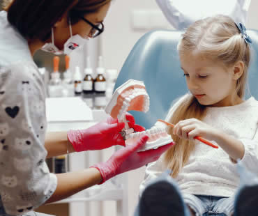 Introducing Children to a Family Dentist